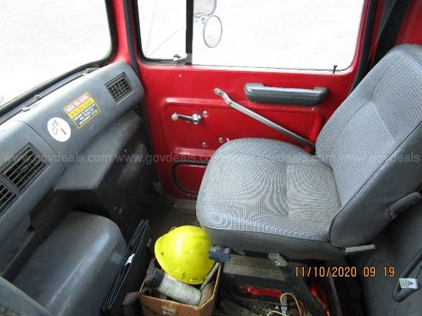 1995 Ford LN8000F Diesel Semi Tractor 8 3 Cummins 21K original miles for sale in Forest Junction, WI – photo 18
