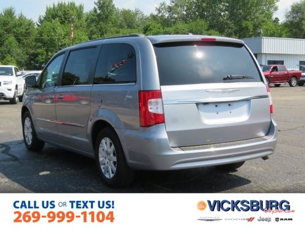 2016 Chrysler Town Country Touring for sale in Vicksburg, MI – photo 7