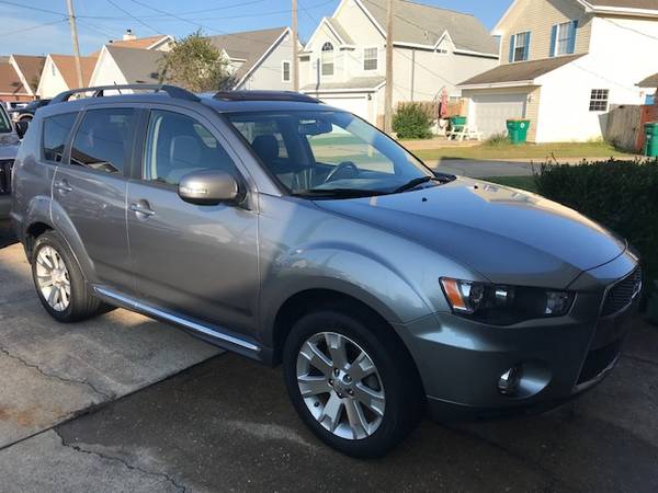2013 Mitsubishi Outlander SE - cars & trucks - by owner - vehicle... for sale in Mary esther, FL – photo 3