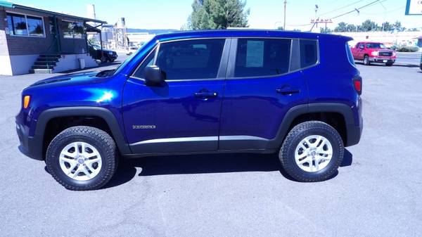 2017 Jeep Renegade Sport 4x4 !!PRICE DROP!! - cars & trucks - by... for sale in Medford, OR – photo 2