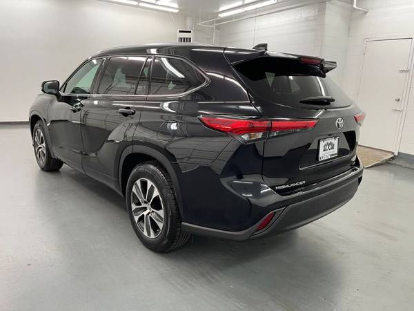 2020 Toyota Highlander XLE - cars & for sale in PUYALLUP, WA – photo 5