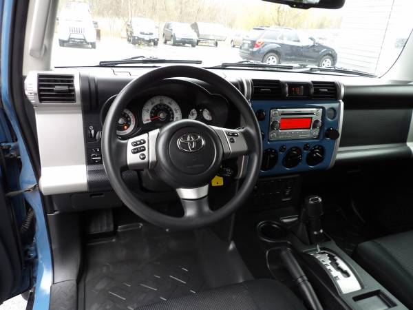 2011 TOYOTA FJ CRUISER 4WD - - by dealer - vehicle for sale in St. Albans, VT – photo 11