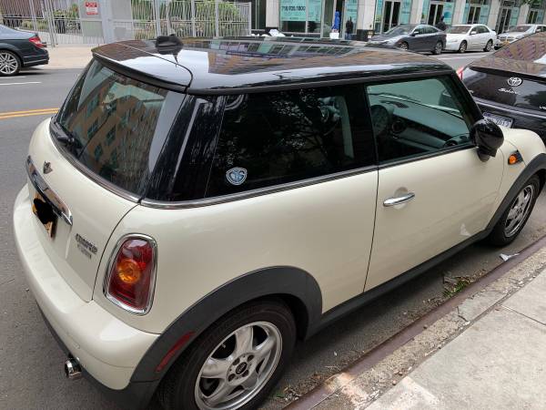 2009 Mini Cooper Hardtop 2Dr AutomaticGood Condition for sale in Brooklyn, NY – photo 5