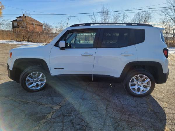2018 Jeep renegade low miles 4x4 only 25k - cars & trucks - by owner... for sale in Detroit, MI – photo 4