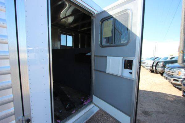 2016 Featherlite Trailers 9651 Horse Trailer - GET APPROVED!! for sale in Evans, CO – photo 8