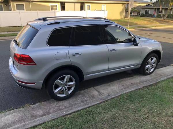 2011 Volkswagen Touareg (low miles & near new) - - by for sale in Honolulu, HI – photo 4