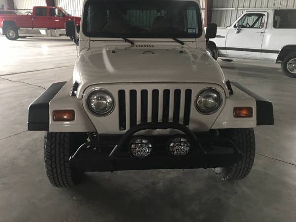 JEEP WRANGLER LOW MILES - cars & trucks - by owner - vehicle... for sale in Seguin, TX – photo 4
