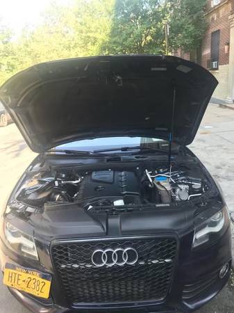 Selling an Audi A4 2009 for sale in NEW YORK, NY – photo 3