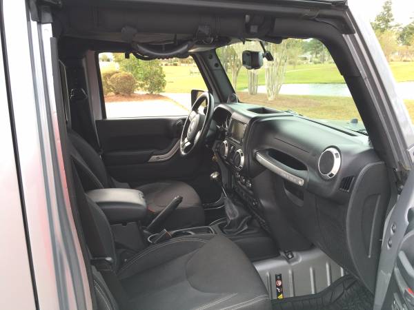 2013 Jeep Sahara Unlimited 4x4 6-speed manual for sale in Wilmington, NC – photo 7