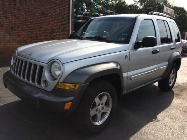 2006 Jeep Liberty 4x4 LOW MILES!! No Rust Here!! for sale in Painesville , OH – photo 3