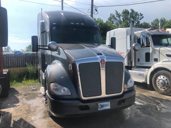 2015 Kenworth T680,Only 405K,Clean for sale in Chicago heights, IL – photo 4