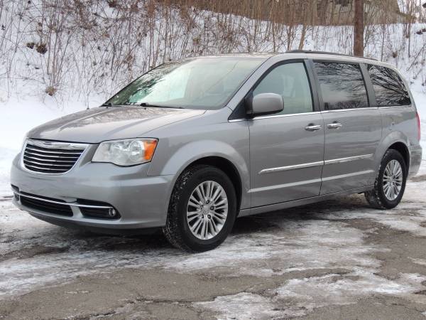 2015 Chrysler Town and Country Touring-L Navi Back for sale in binghamton, NY – photo 3