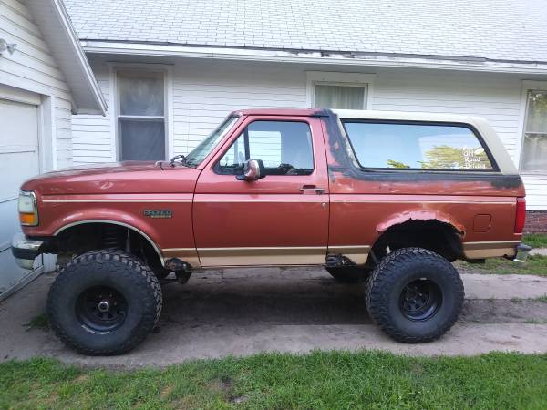 Lifted 94 bronco $3000 cash talks for sale in Topeka, KS