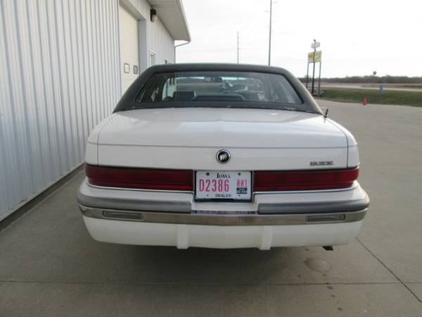 1993 BUICK ROADMASTER LTD - cars & trucks - by dealer - vehicle... for sale in Le Mars, IA – photo 3