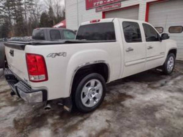2011 GMC Sierra 1500 SLT Crew Cab 4WD - - by dealer for sale in Other, ME – photo 3
