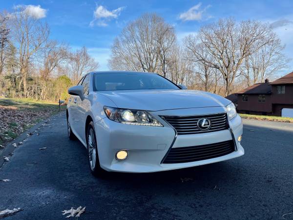 2013 Lexus ES 350 - Starfire Pearl - cars & trucks - by owner -... for sale in Wallingford, CT – photo 4