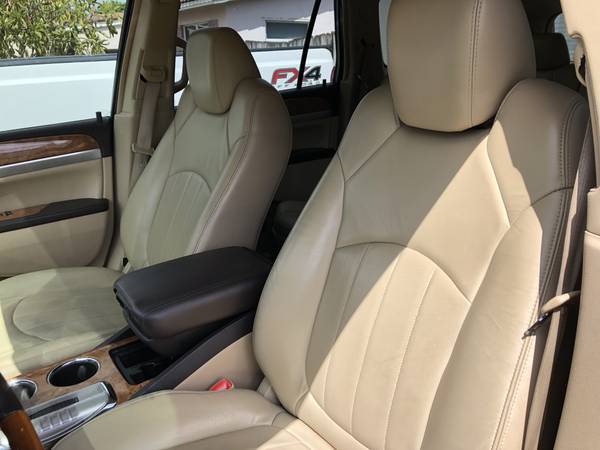 Buick Enclave CXL SUV, 6 Cyl 3.6 Tan Exterior with Beige Leather! for sale in Fort Lauderdale, FL – photo 8
