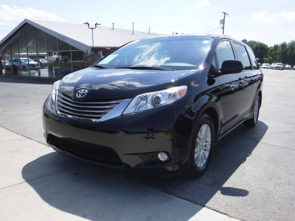 2015 Toyota Sienna FWD XLE Minivan 4D Trades Welcome Financing Availab for sale in Harrisonville, MO – photo 3