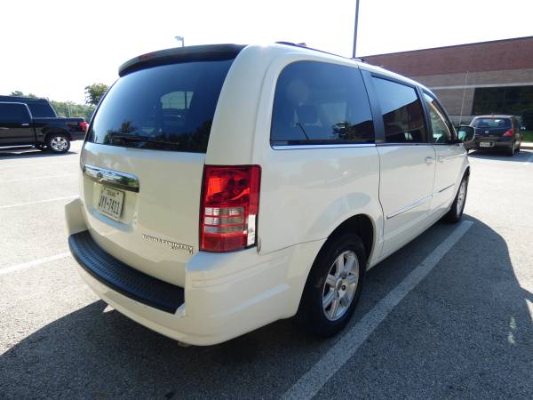10 Chrysler Town & Country *Sto & Go Seating - ONLY 101k* for sale in Flint, TX – photo 4