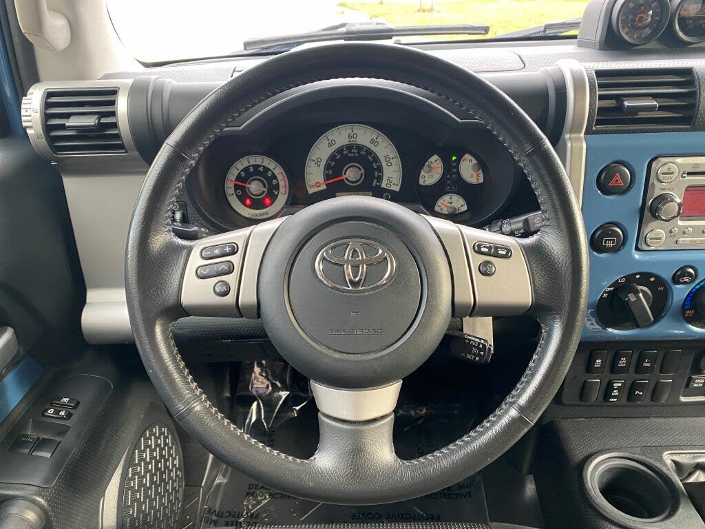 2013 Toyota FJ Cruiser 4WD for sale in La Crescent, MN – photo 7