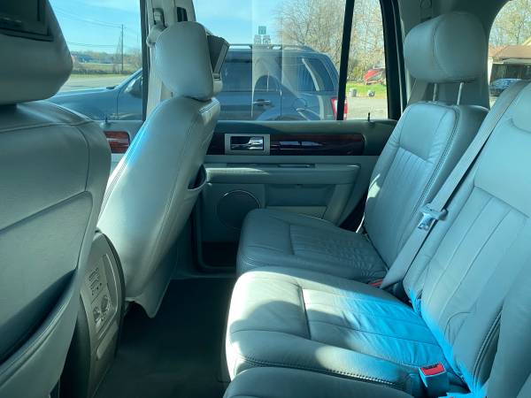 2005 Lincoln Navigator - cars & trucks - by owner - vehicle... for sale in Irving, NY – photo 7