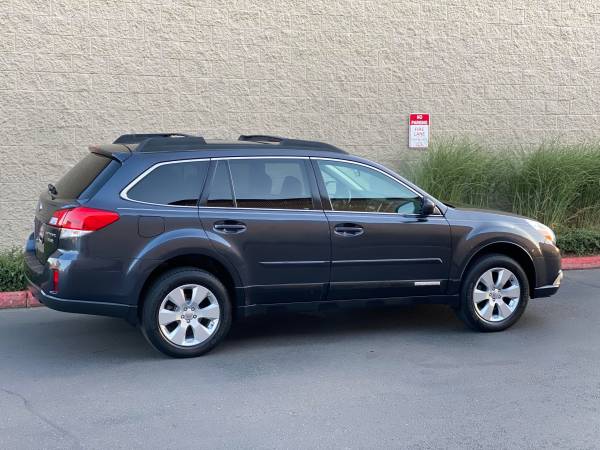 2011 Subaru Outback - BLACK LEATHER/HTD SEATS/SUPER LOW MILES! for sale in Beaverton, OR – photo 5