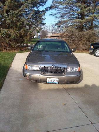 Mercury Grand Marquis 2001 - cars & trucks - by owner - vehicle... for sale in Belvidere, IL – photo 2