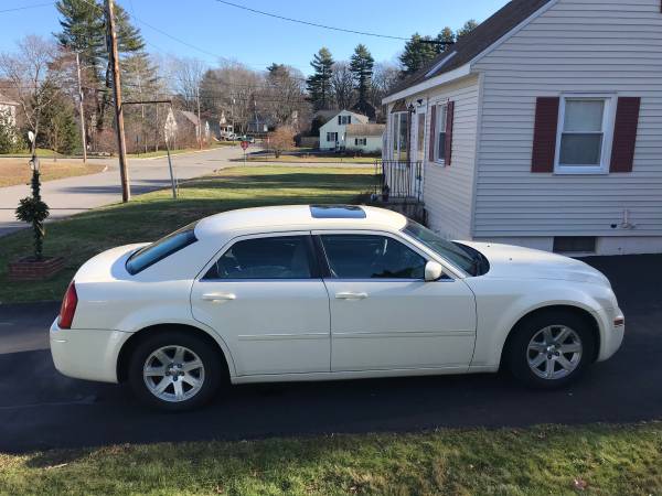 2007 Chrysler Touring With Sunroof *ULTRA CLEAN * NEW STICKER - cars... for sale in Portland, ME – photo 4
