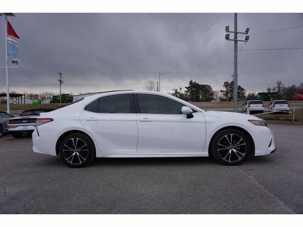 2019 Toyota Camry SE - cars & trucks - by dealer - vehicle... for sale in Brownsville, TN – photo 4