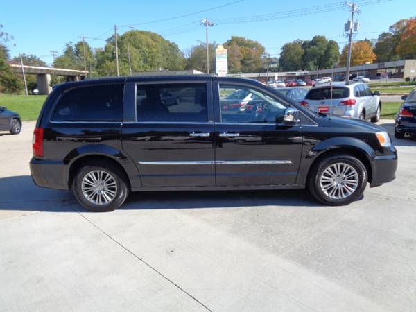 2013 Chrysler Town & Country Touring-L for sale in Marion, IA – photo 5