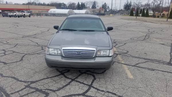 Ford 2004 crown victoria FOR SALE! - cars & trucks - by owner -... for sale in Elkhart, IN