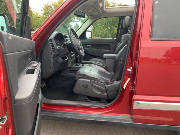 2012 JEEP LIBERTY SPORT LATITUDE 4X4 68k miles fully loaded leather... for sale in Detroit, MI – photo 21