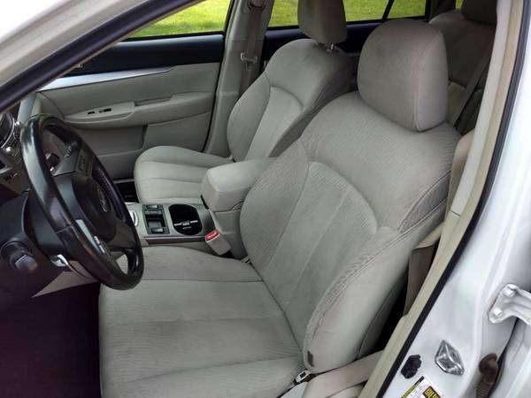 2011 Subaru Outback Premium - AWD - Clean Carfax for sale in REYNOLDSBURG, OH – photo 2