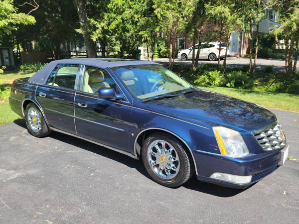 Cadillac DTS 2006 Gold Pkg for sale in Richmond , VA