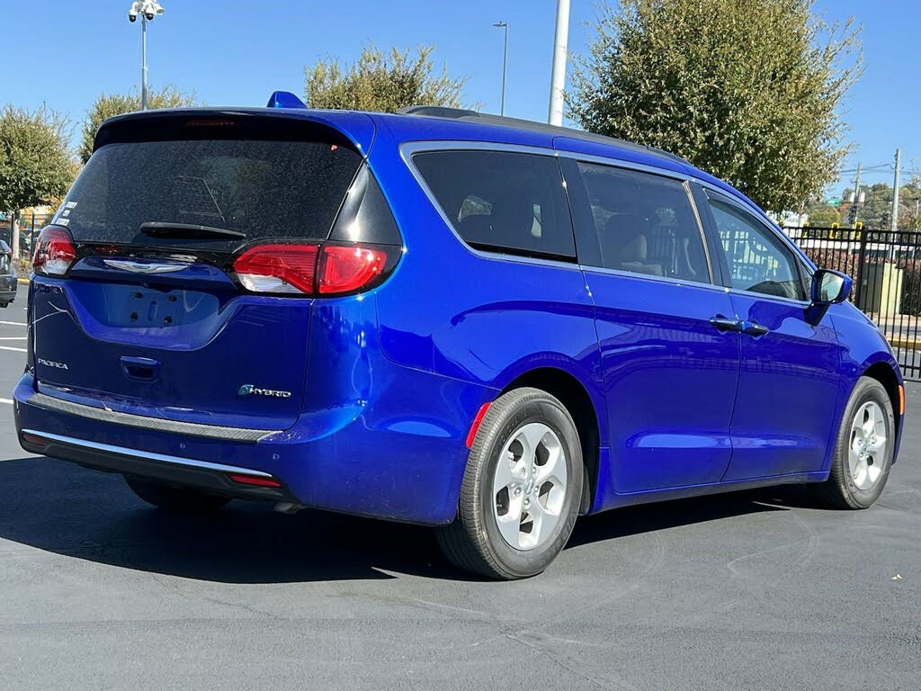 2018 Chrysler Pacifica Hybrid Touring Plus FWD for sale in Louisville, KY – photo 15