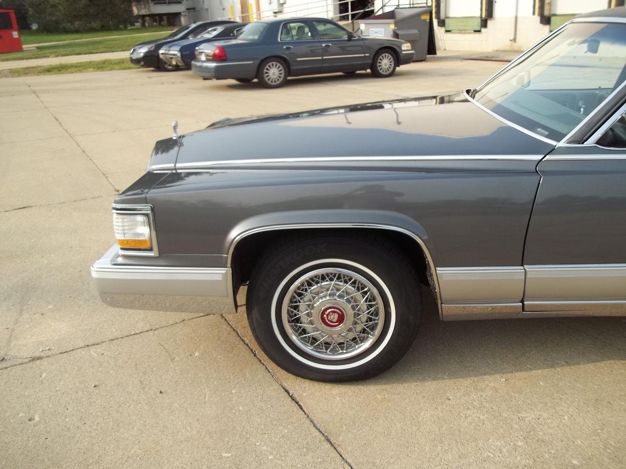 1992 Cadillac Fleetwood for sale in O'Fallon, IL – photo 45