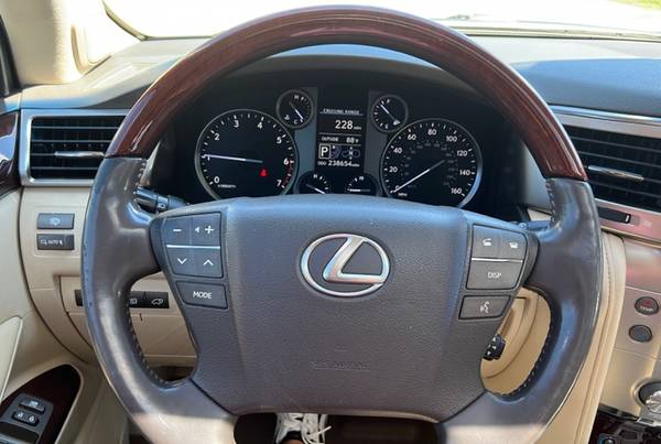 2013 Lexus LX 570 Sport Utility - - by dealer for sale in Crestwood, KY – photo 18