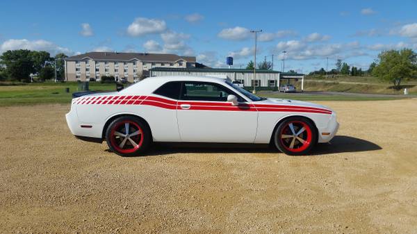 2013 Dodge Challenger R/T *Hemi*6 speed*Custom Wheels*Lowered*Exhaust* for sale in Freeport, IL – photo 2