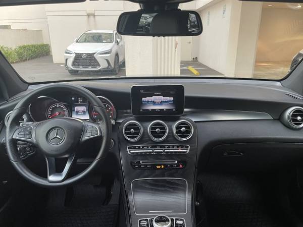 2018 Mercedes-Benz GLC 300 CLEAN STYLISH SUV IS IN GREAT for sale in Honolulu, HI – photo 13