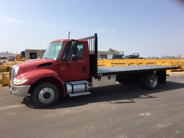 2005 International 4300 Lo-Pro with 18' HD Flatbed / Lumber Bed -... for sale in Lake Crystal, MN – photo 3