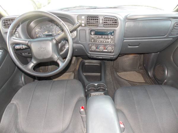 2003 Chevrolet S-10 LS Crew Cab Short Bed (No Rust, 4WD, clean) -... for sale in Carlisle, PA – photo 13