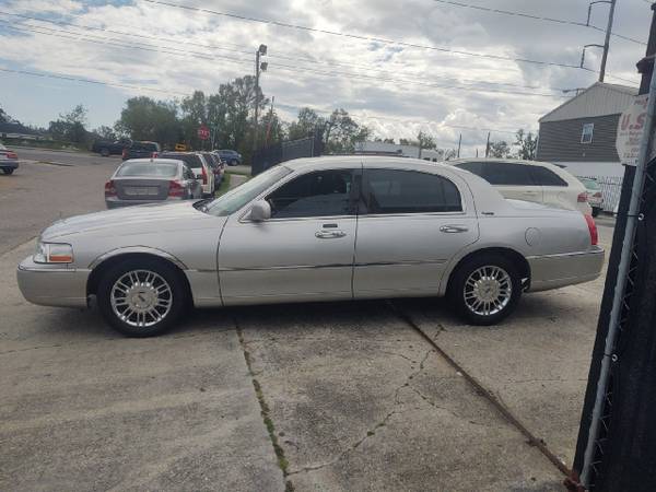 2009 Lincoln Town Car 4dr Sdn Signature Limited - - by for sale in New Orleans, LA