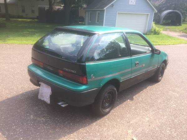 1994 Geo Metro 3/5spd 133k and 40+ MPG - Electric Sunroof for sale in Lakeland, MN – photo 4