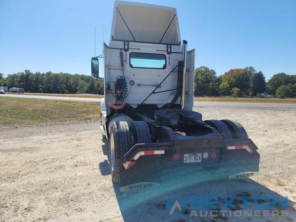 1999 Volvo VNL42T Single Axle - - by dealer - vehicle for sale in Pomona, MO – photo 3