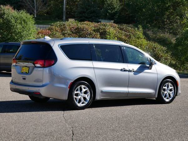 2020 Chrysler Pacifica Limited - - by dealer - vehicle for sale in Hudson, MN – photo 7
