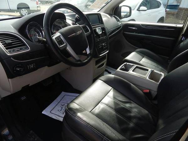 2014 Chrysler Town & Country Touring - - by dealer for sale in Johnston, IA – photo 11