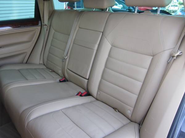 2010 VW Touareg Premium TDI Diesel, Leather, Mn-Rf, Only 70k mi, Immac for sale in Fresno, CA – photo 15
