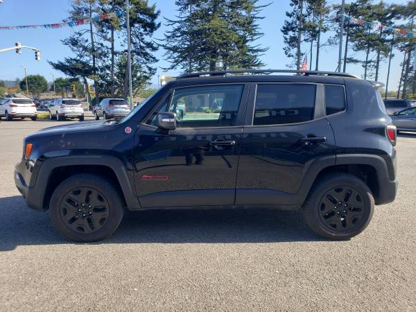 ***2018 JEEP RENEGADE 4X4 TRAILHAWK*** - cars & trucks - by dealer -... for sale in Mckinleyville, CA – photo 5