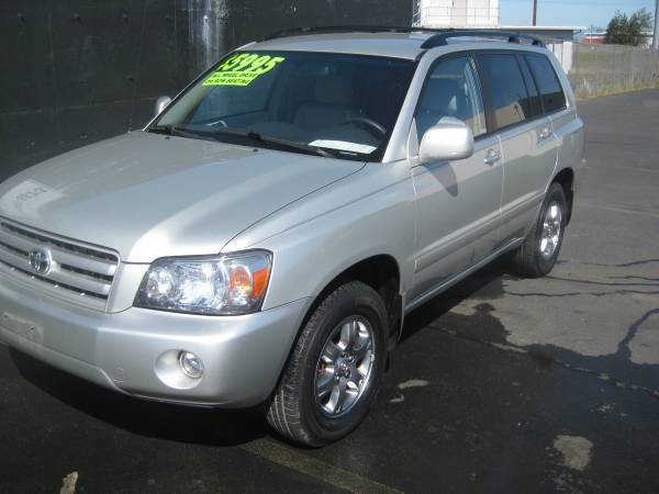 2004 Toyota Highlander Sport Utility (AWD, Super Clean, 3rd Row) for sale in Medford, OR – photo 2