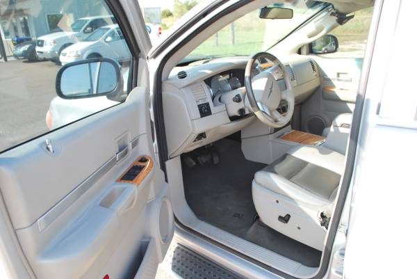 2008 CHRYSLER ASPEN - - by dealer - vehicle automotive for sale in Topeka, KS – photo 9